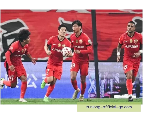 中超第十一轮申花绝平铜梁龙京沪强强对话激战后双方各取一分